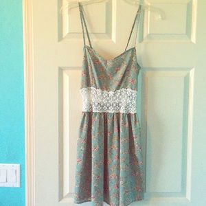 Perfect dress for spring! 💕